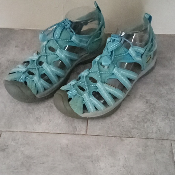 Shoes - KEEN women si ze 8.5